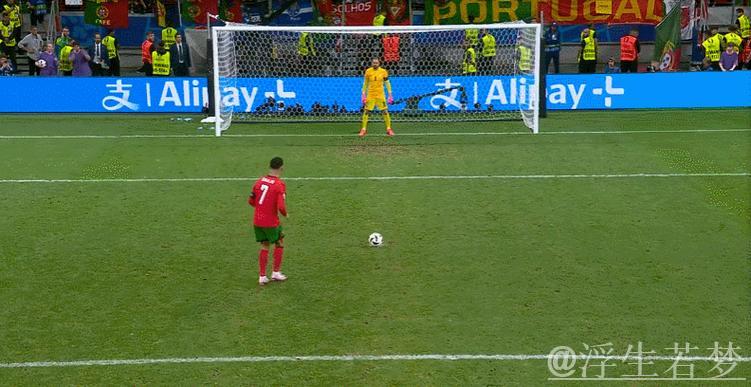 C罗替补决定被菲戈视为葡萄牙足球史上最大失误 C罗替补决定被菲戈视为葡萄牙足球史上最大失误